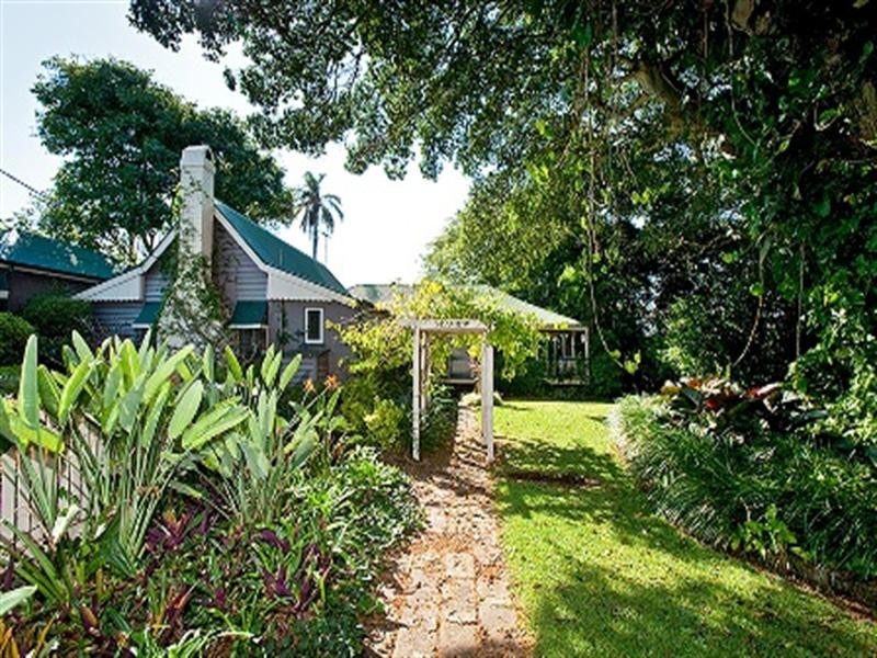 207 Main Road, Wellington Point QLD 4160