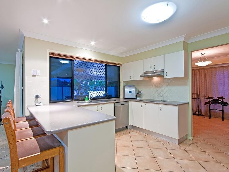 34 Torquay Road, Redland Bay QLD 4165