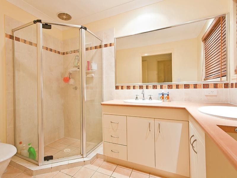 34 Torquay Road, Redland Bay QLD 4165