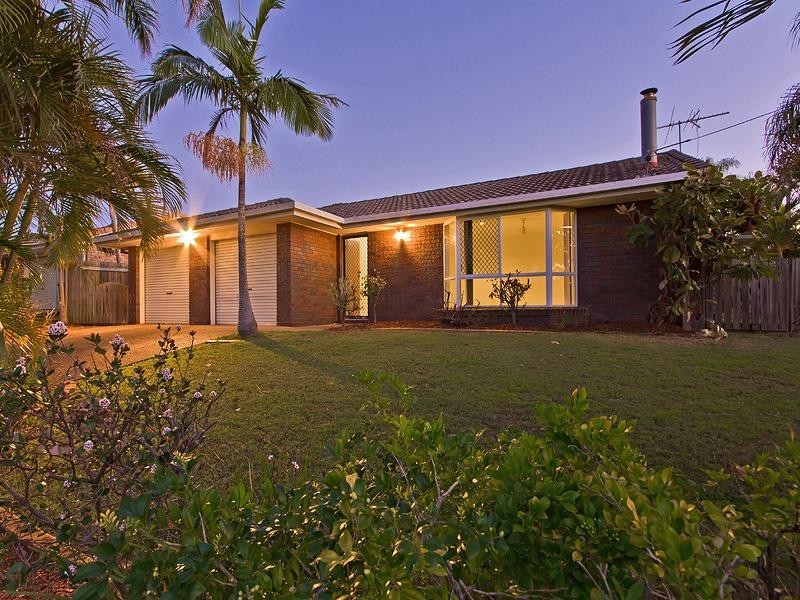 18 Dalrello Drive, Wellington Point QLD 4160