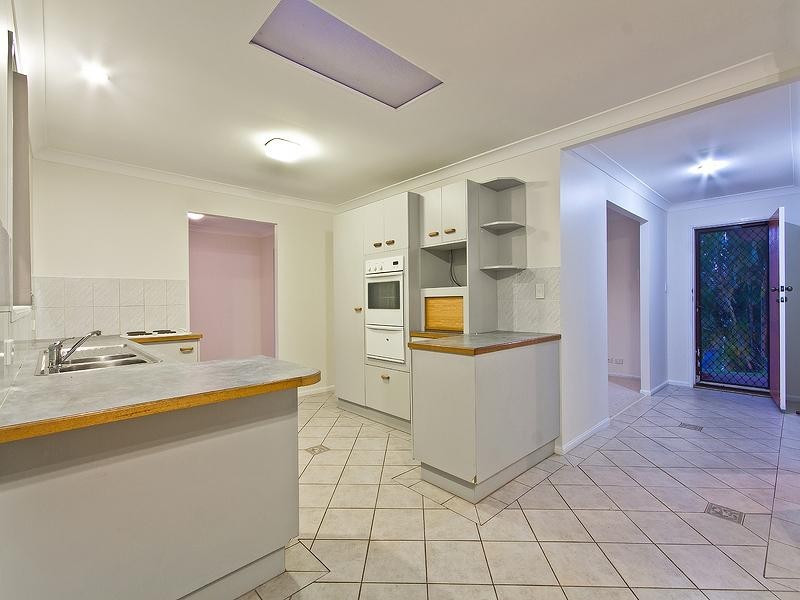 18 Dalrello Drive, Wellington Point QLD 4160