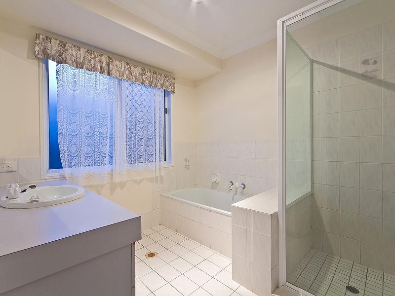 18 Dalrello Drive, Wellington Point QLD 4160