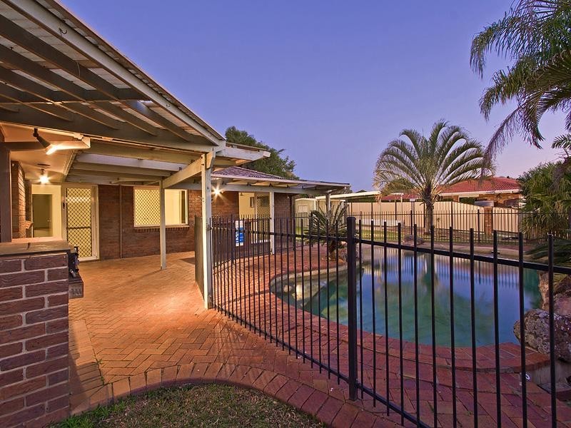 18 Dalrello Drive, Wellington Point QLD 4160