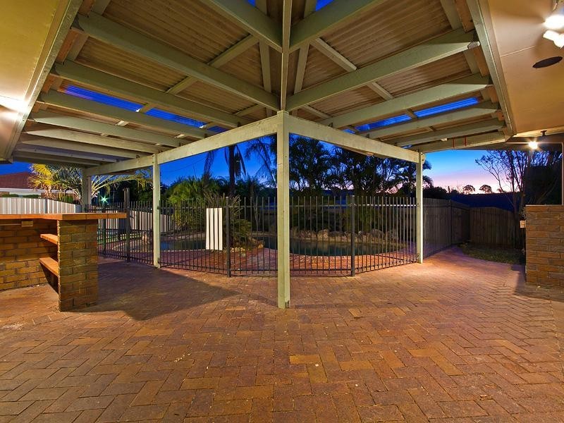 18 Dalrello Drive, Wellington Point QLD 4160