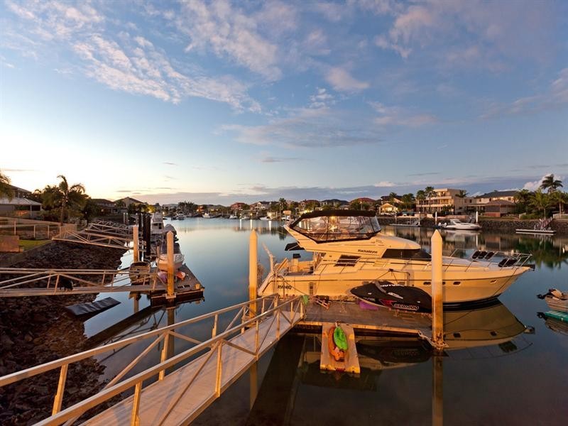 8 Sommersea Drive, Raby Bay QLD 4163