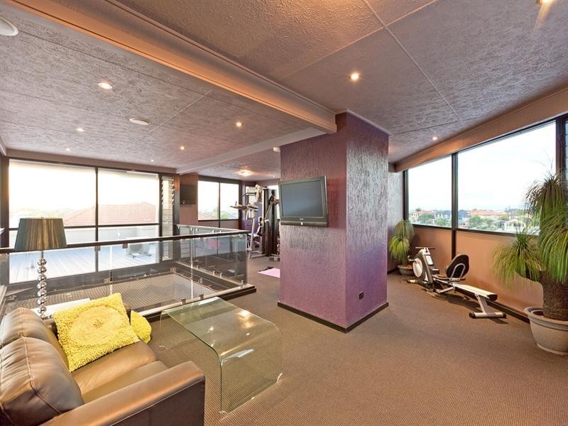 8 Sommersea Drive, Raby Bay QLD 4163