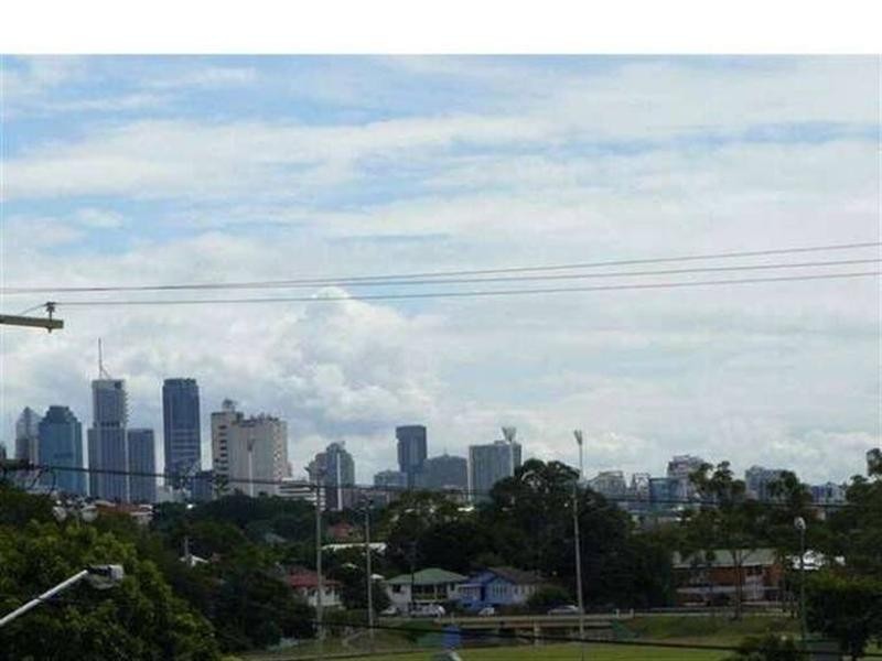 81 Pear Street, Greenslopes QLD 4120