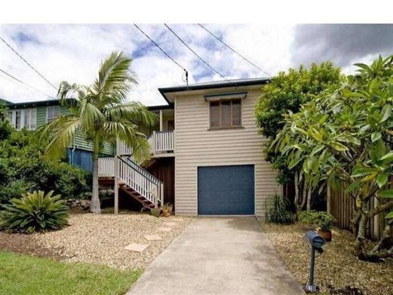 81 Pear Street, Greenslopes QLD 4120