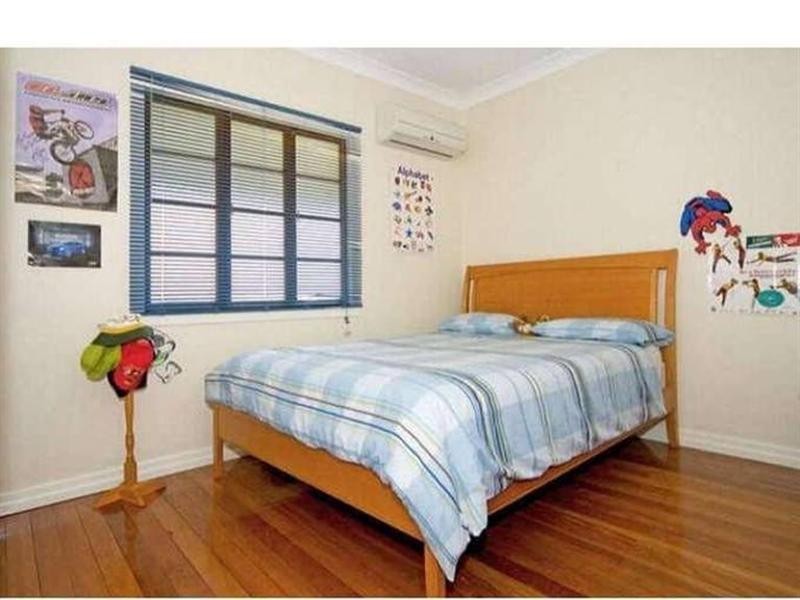 81 Pear Street, Greenslopes QLD 4120