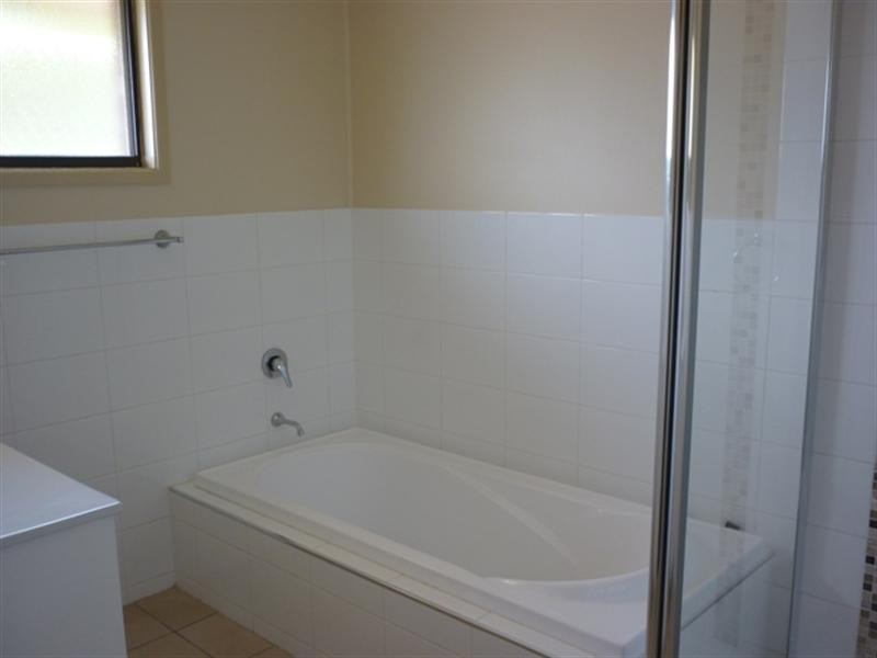 124 Russell Street, Cleveland QLD 4163