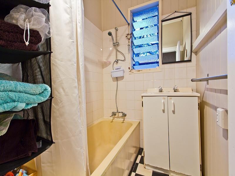 1 Shore Street East, Cleveland QLD 4163