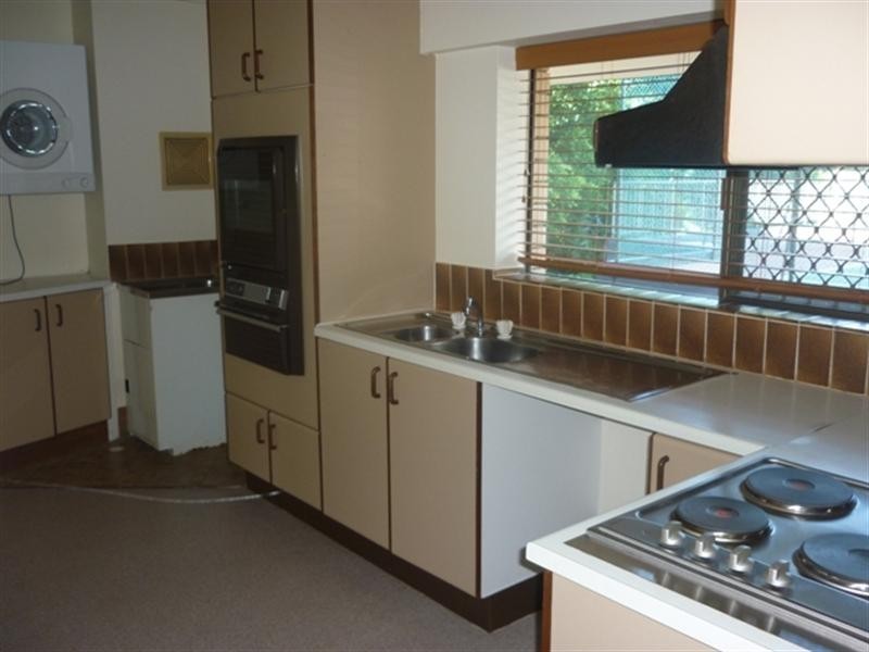 2/11 Wharf Street, Cleveland QLD 4163