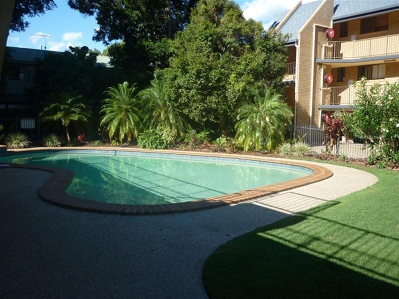 2/11 Wharf Street, Cleveland QLD 4163