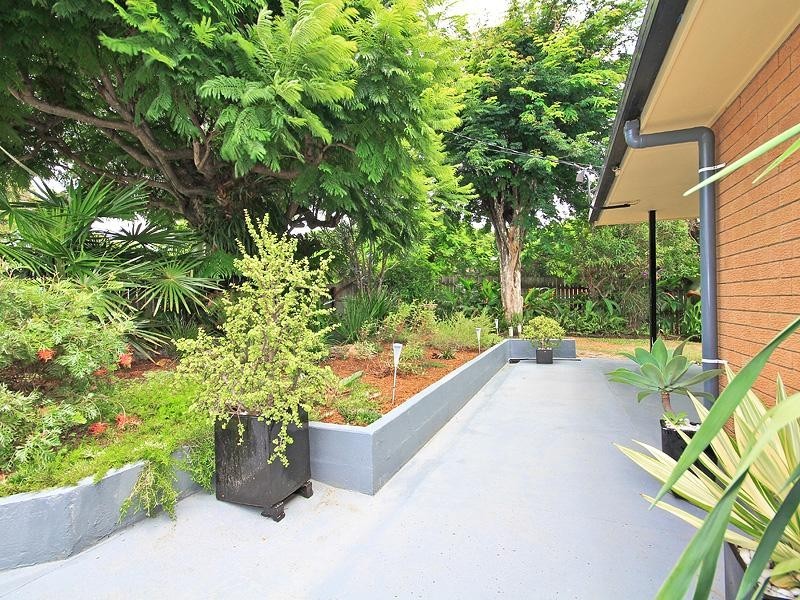 1 Lindon Street, Birkdale QLD 4159