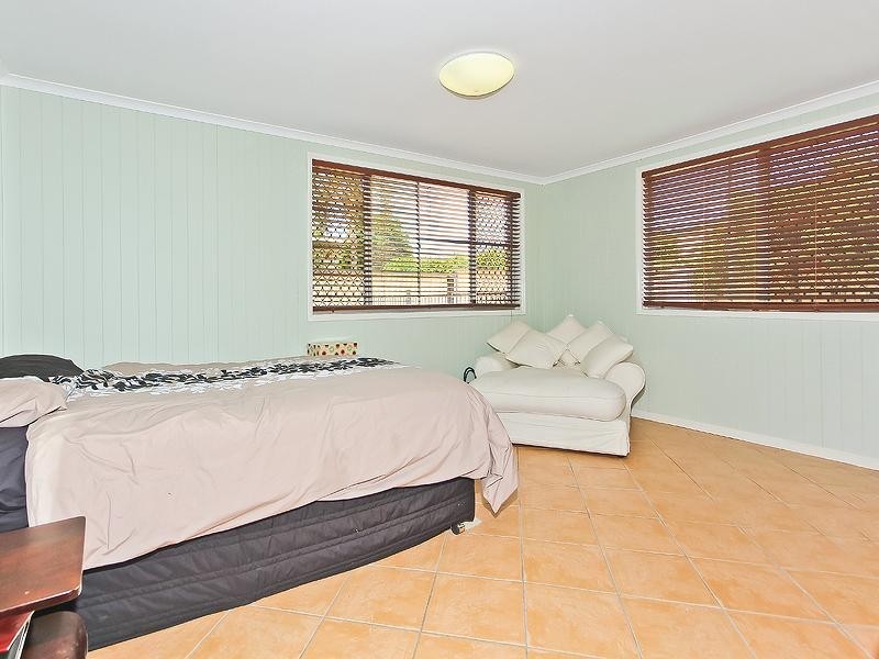 15 Allen Street, Victoria Point QLD 4165