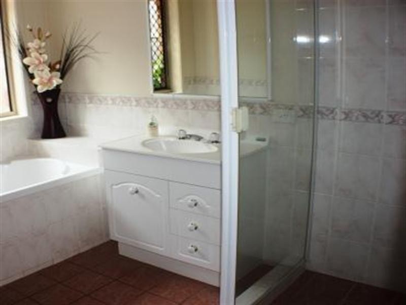 12 Lucy Court, Ormiston QLD 4160