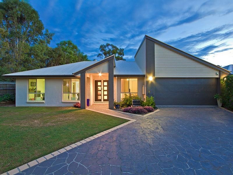 8 Casey Close, Ormiston QLD 4160