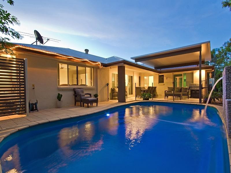 8 Casey Close, Ormiston QLD 4160