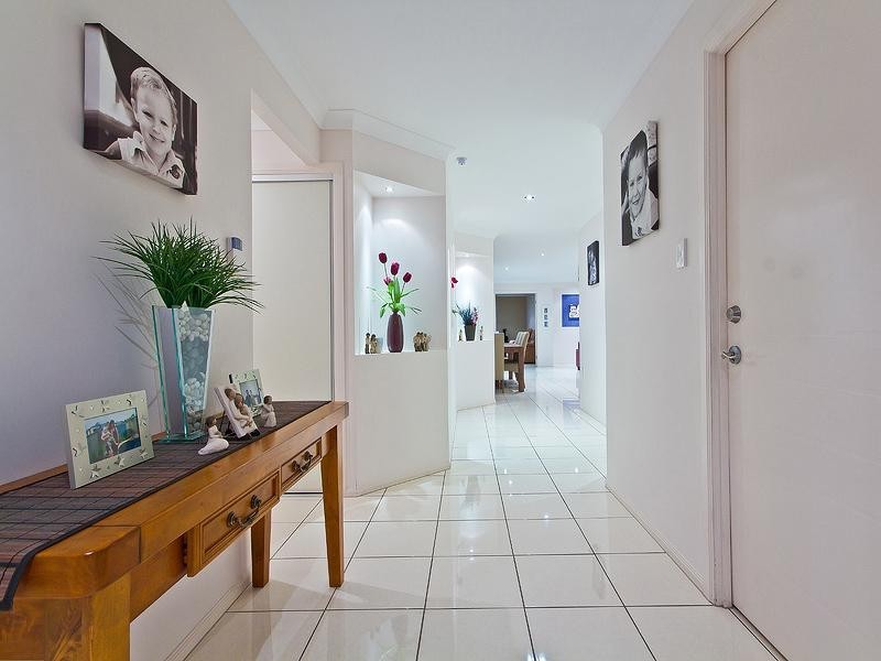 8 Casey Close, Ormiston QLD 4160