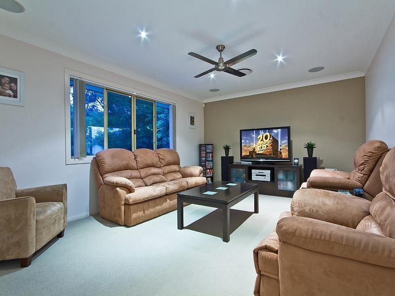 8 Casey Close, Ormiston QLD 4160