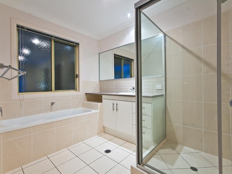 8 Casey Close, Ormiston QLD 4160