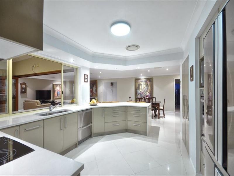 10 Nautilus Drive, Ormiston QLD 4160