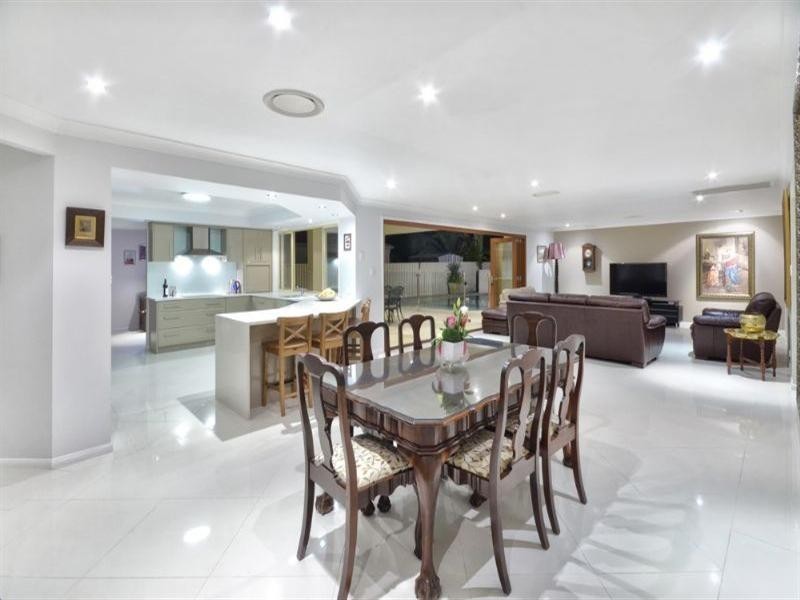 10 Nautilus Drive, Ormiston QLD 4160