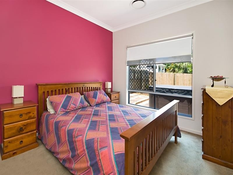 122 Stradbroke Avenue, Wynnum QLD 4178