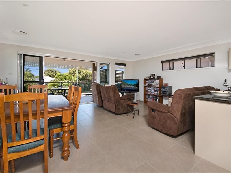 122 Stradbroke Avenue, Wynnum QLD 4178