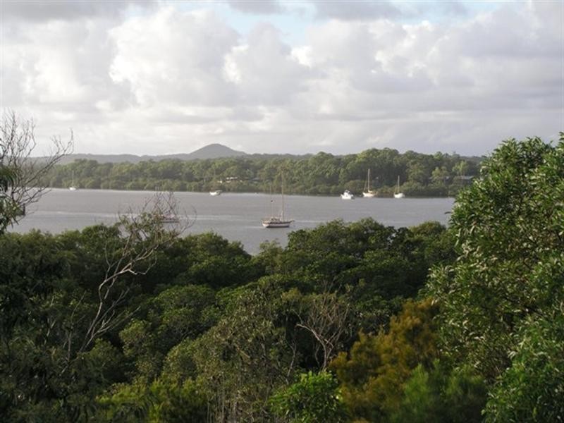 22 Cowes Street, Macleay Island QLD 4184