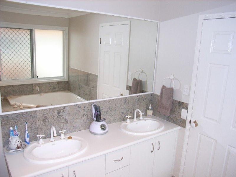 20 Martingale Court, Raby Bay QLD 4163