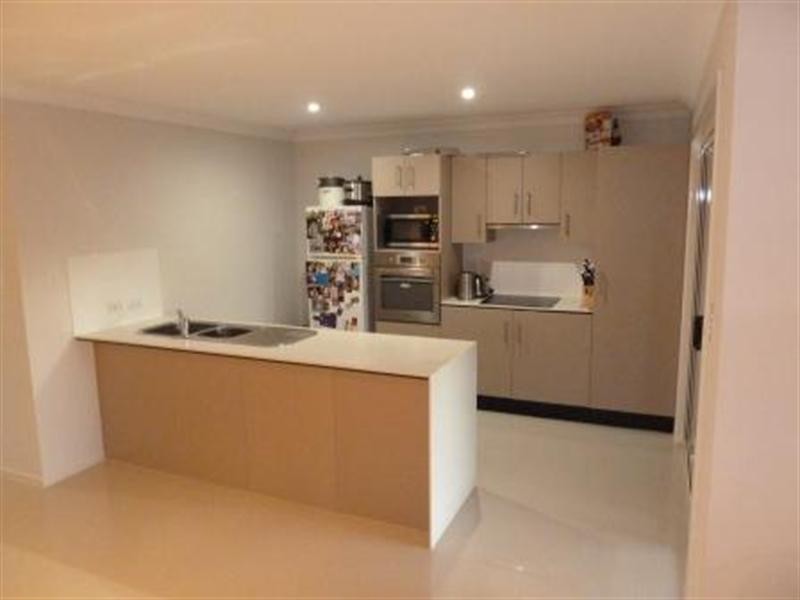 182 Barrack Road, Cannon Hill QLD 4170