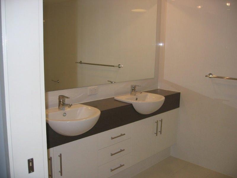 135 Shore Street, Cleveland QLD 4163