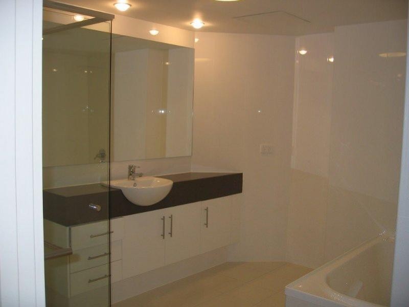 135 Shore Street, Cleveland QLD 4163