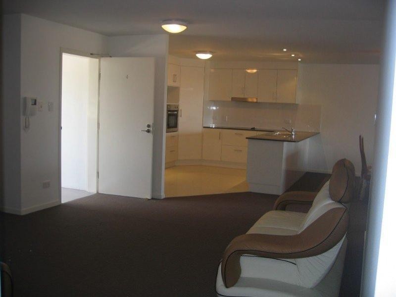 135 Shore Street, Cleveland QLD 4163