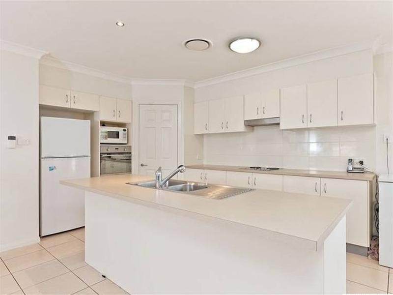 4 Shearwater Street, Cleveland QLD 4163