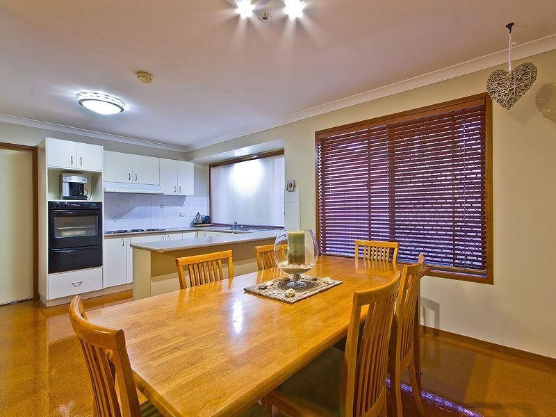 5 Downing Street, Birkdale QLD 4159