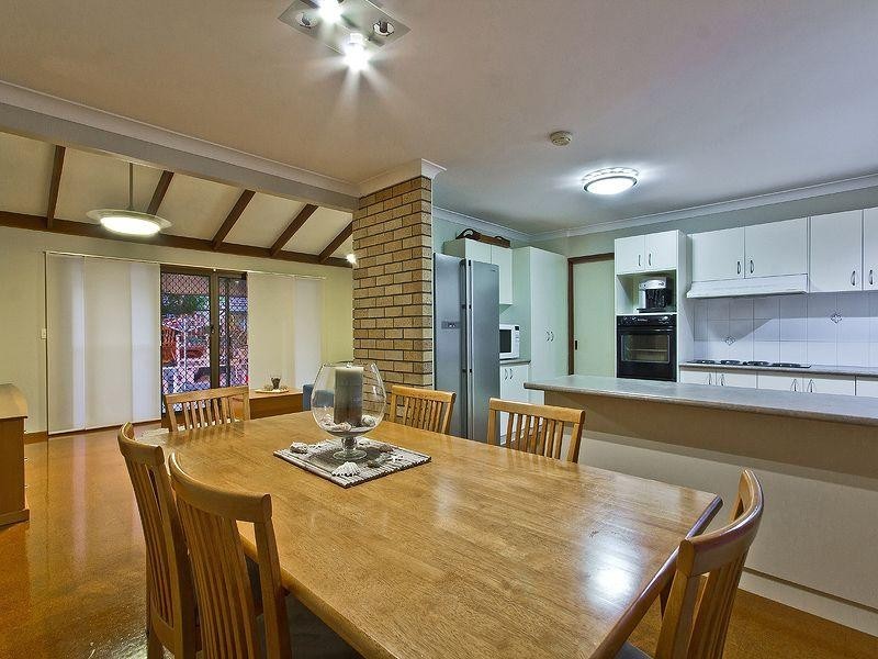 5 Downing Street, Birkdale QLD 4159
