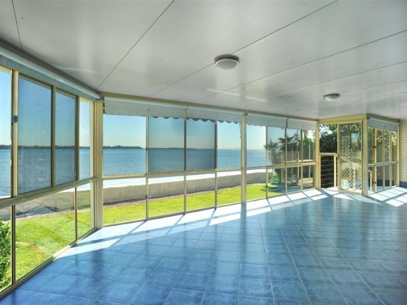 202 Shore Street North, Cleveland QLD 4163