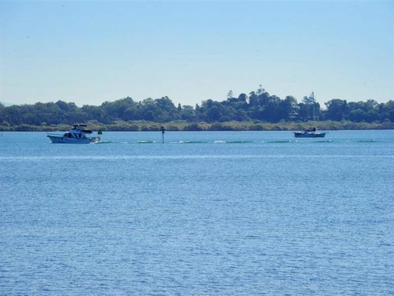 202 Shore Street North, Cleveland QLD 4163