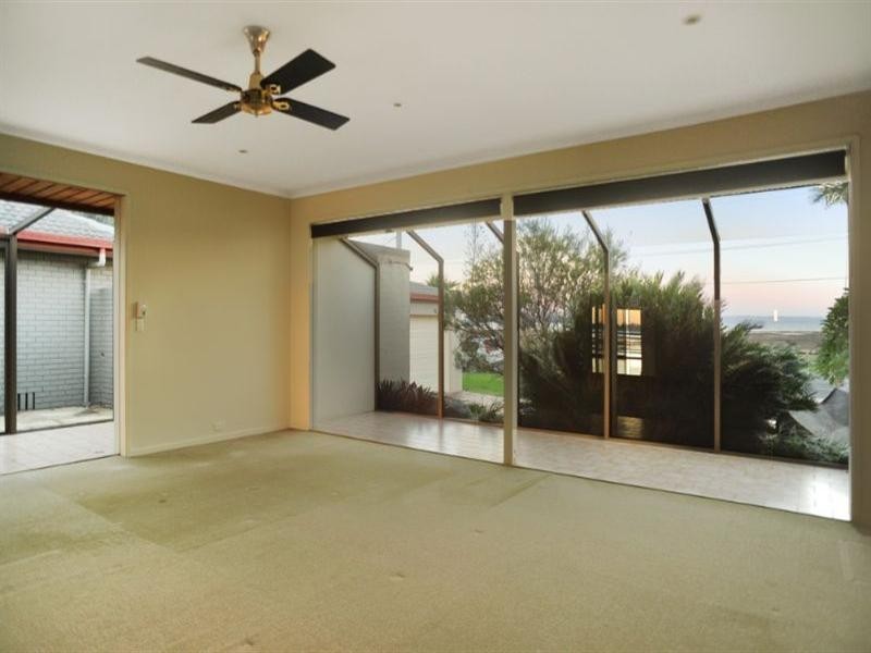 202 Shore Street North, Cleveland QLD 4163