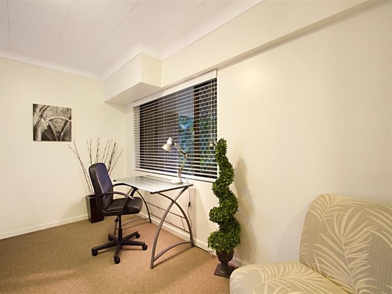 1a/11 Wharf Street, Cleveland QLD 4163