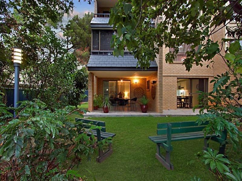 1a/11 Wharf Street, Cleveland QLD 4163