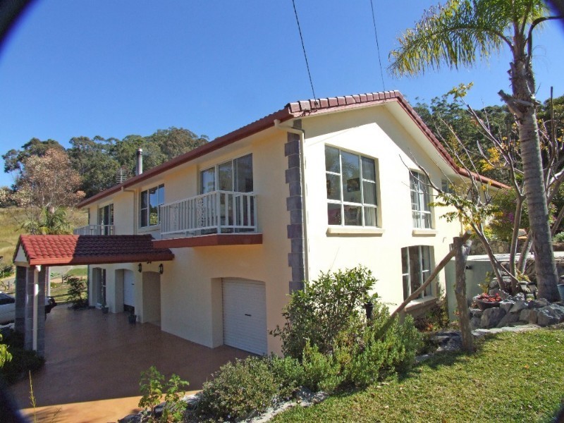 119 Lake Russell Drive, Emerald Beach NSW 2456