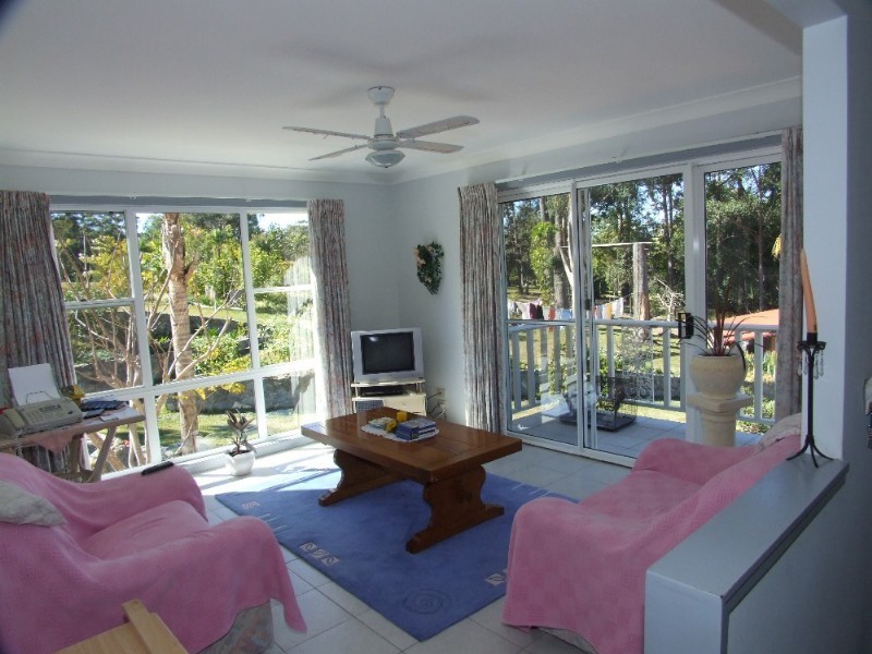 119 Lake Russell Drive, Emerald Beach NSW 2456