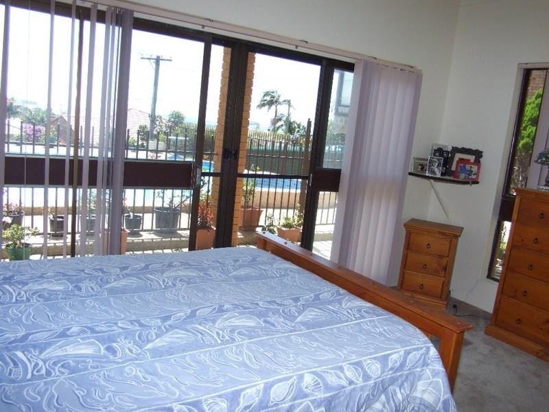 20 Ocean View Crescent, Emerald Beach NSW 2456