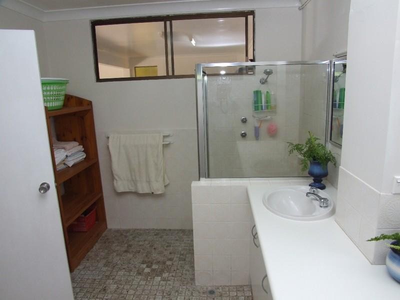 20 Ocean View Crescent, Emerald Beach NSW 2456