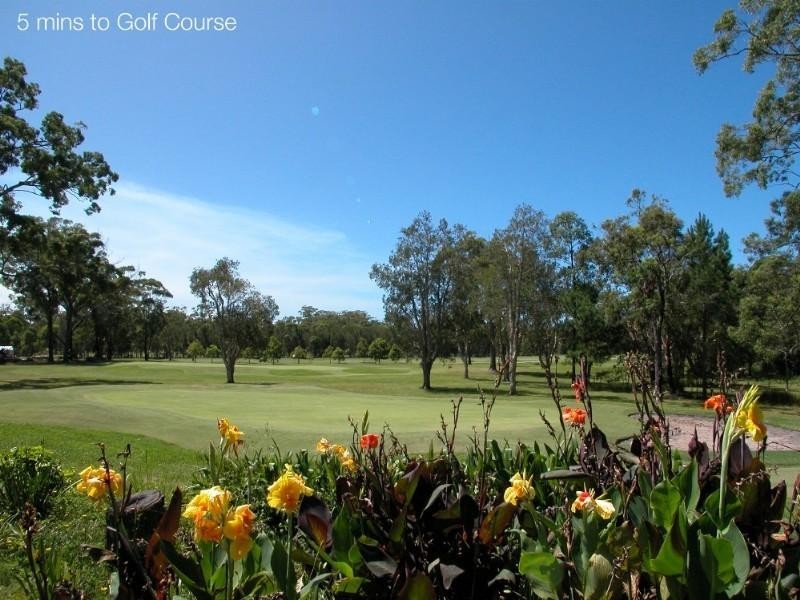 9 Barnes Crescent, Woolgoolga NSW 2456