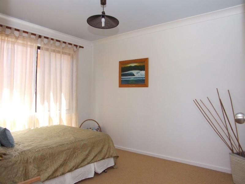 48 Dammerel Crescent, Emerald Beach NSW 2456