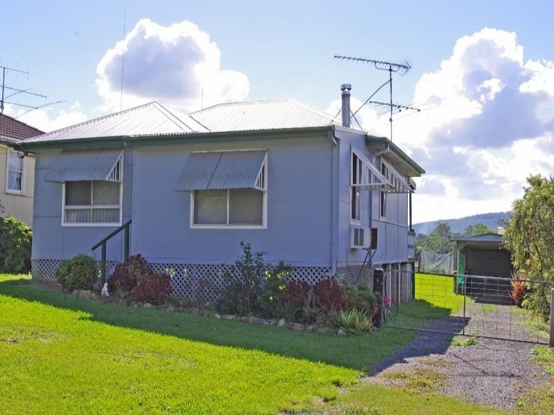 17 Weir Street, Nana Glen NSW 2450